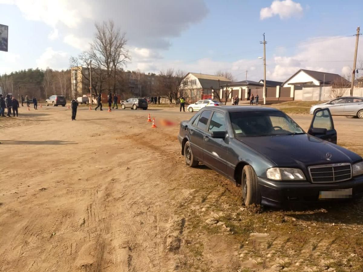 Під Харковом легковик на смерть збив школярку: фото, відео