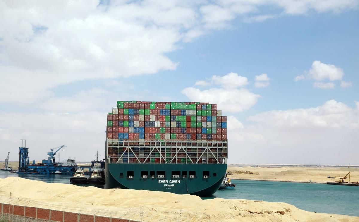 Чому Ever Given сів на мілину в Суецькому каналі: можливі причини