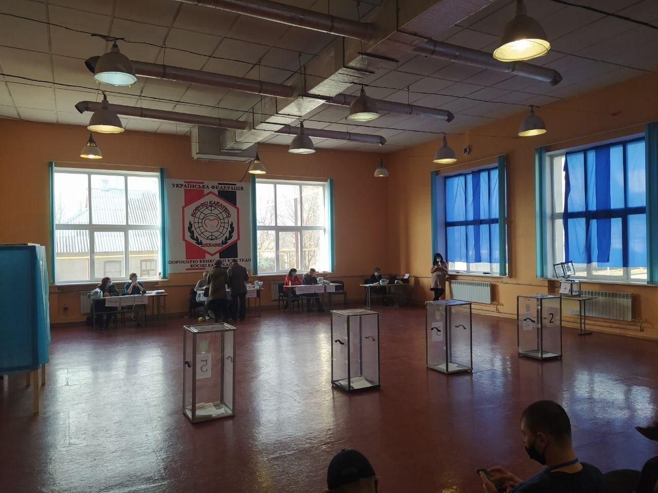 Довыборы в Прикарпатье и Донецкой области: явка в округах №50 и №87 Довыборы в Прикарпатье и Донецкой области: явка в округах №50 и №87