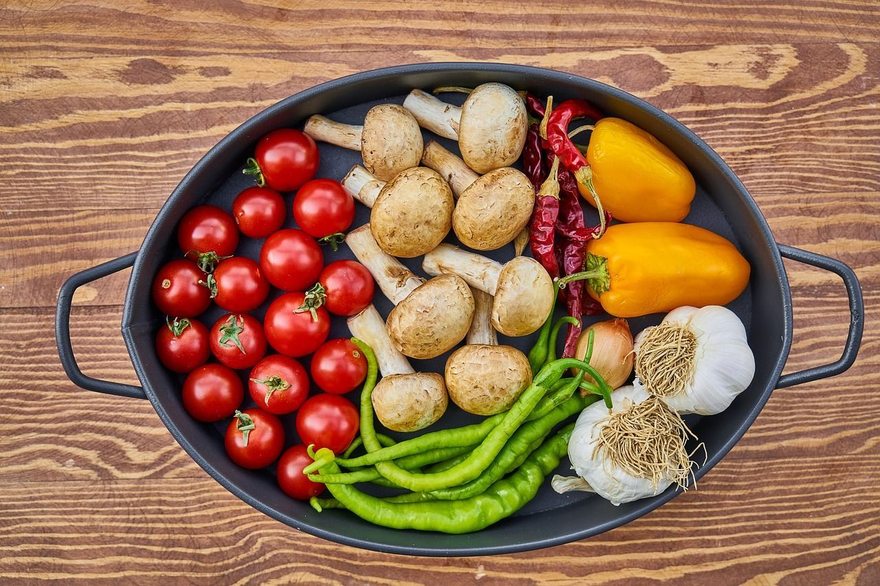 Українці скоротили витрати на продукти харчування