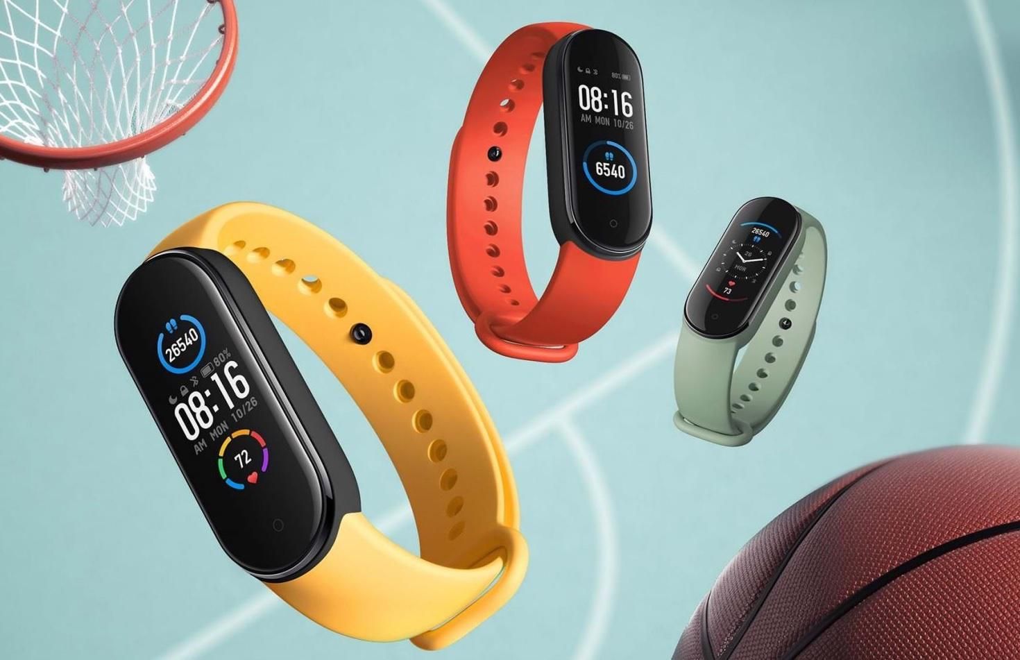 Xiaomi Mi Band 6 появился на живом фото Xiaomi Mi Band 6 появился на живом фото
