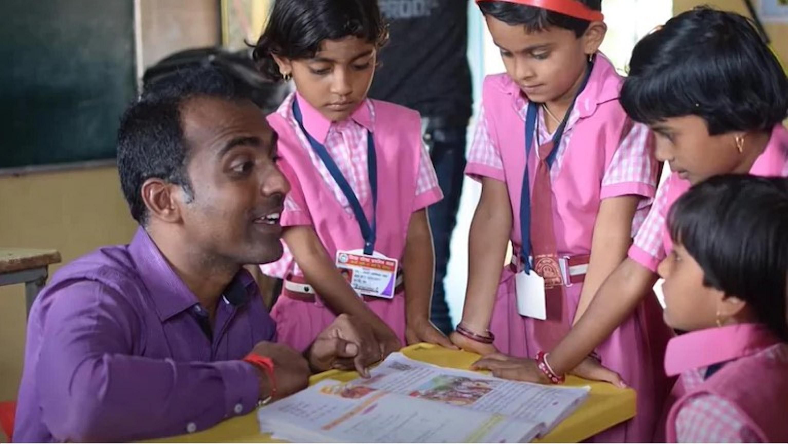 Ранджит Дисали с ученицами Ранджит Дисали с ученицами