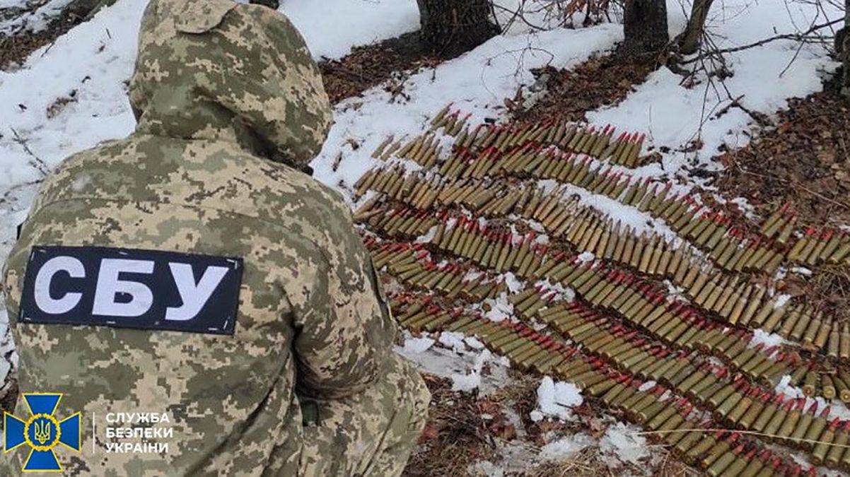 В Луганской обалсти СБУ обнаружила тайники с боеприпасами 2014 года