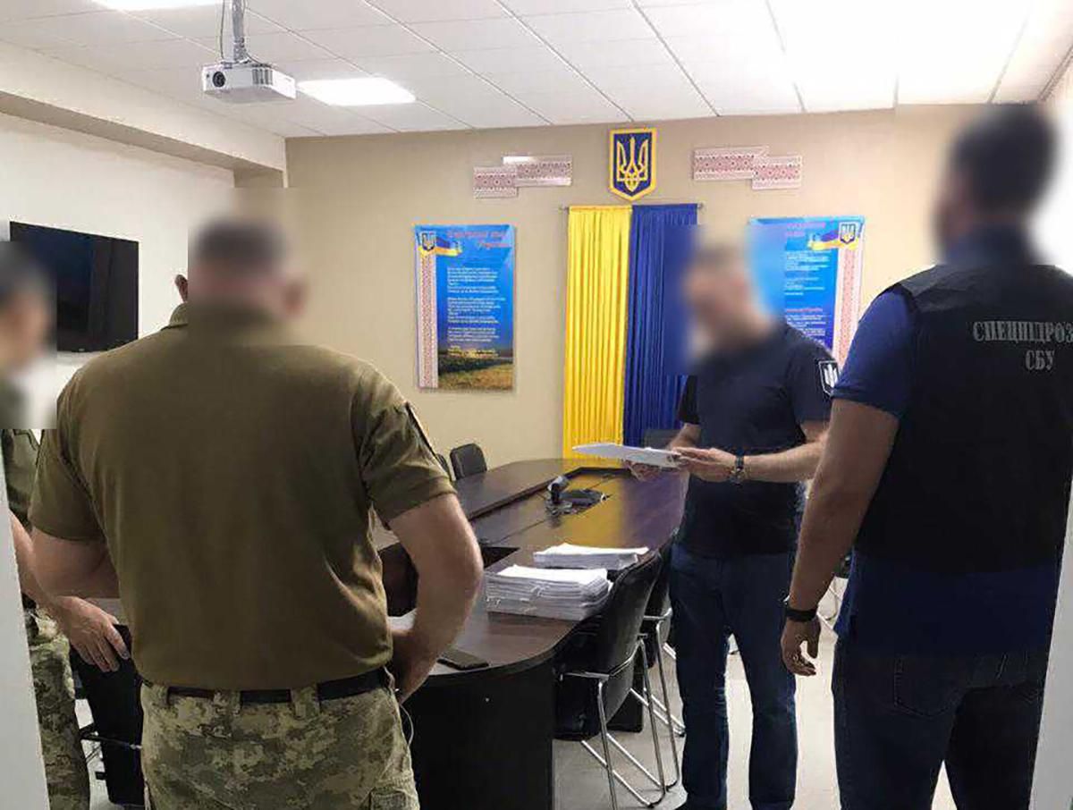 Службовців Міноборони судитимуть у справі будівництві казарм