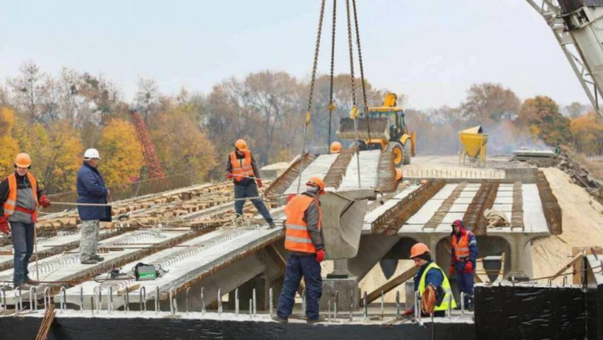 Під Києвом почнуть будувати Велику кільцеву дорогу Під Києвом почнуть будувати Велику кільцеву дорогу