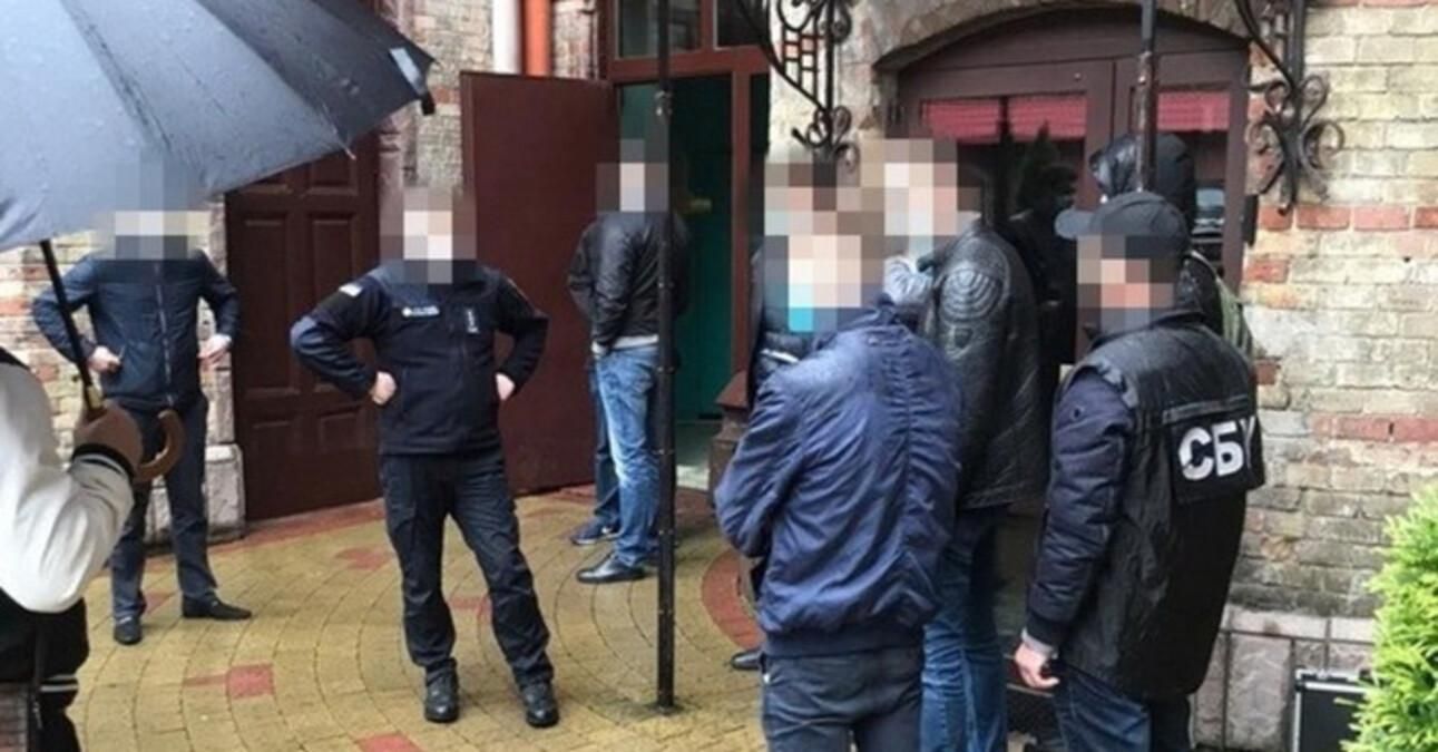 Оштрафовали на 18 000 гривен: во Львове чиновник ДСНС требовал 500 долларов взятки Оштрафовали на 18 000 гривен: во Львове чиновник ДСНС требовал 500 долларов взятки