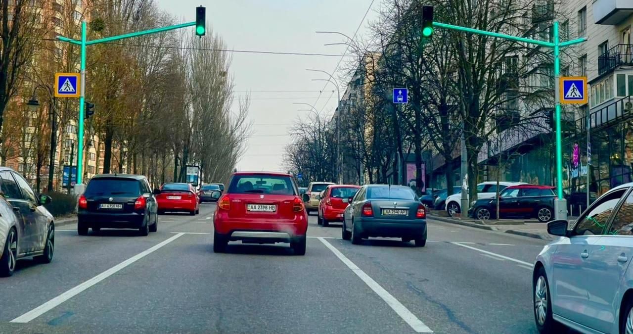 У Києві з'явився перший світлофор зі світлодіодними модулями