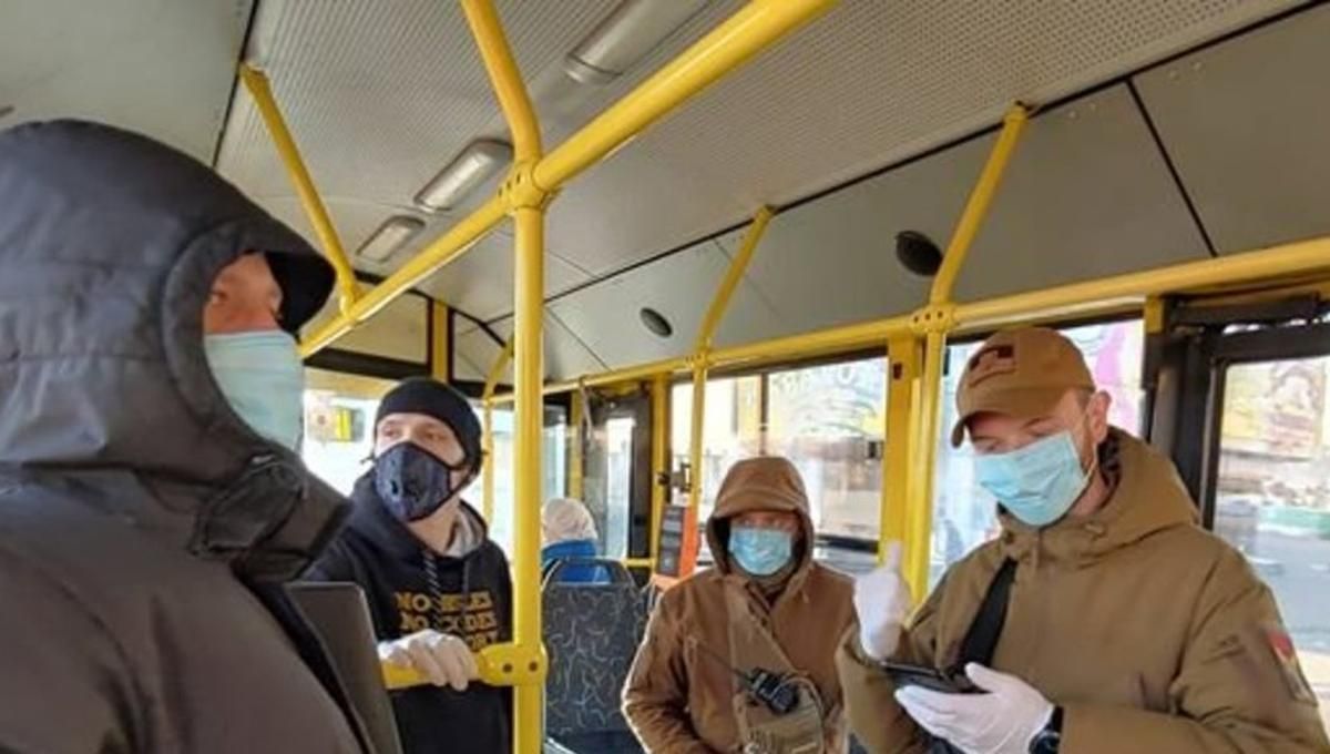 У Києві закриють метро, інший транспорт, школи і садочки з 5 квітня 2021 У Києві закриють метро, інший транспорт, школи і садочки з 5 квітня 2021