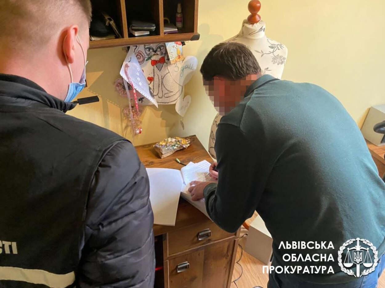 Привласнили 2 мільйона гривень: на фірмі брата екскандидата у мери Львова проводять обшуки Привласнили 2 мільйона гривень: на фірмі брата екскандидата у мери Львова проводять обшуки