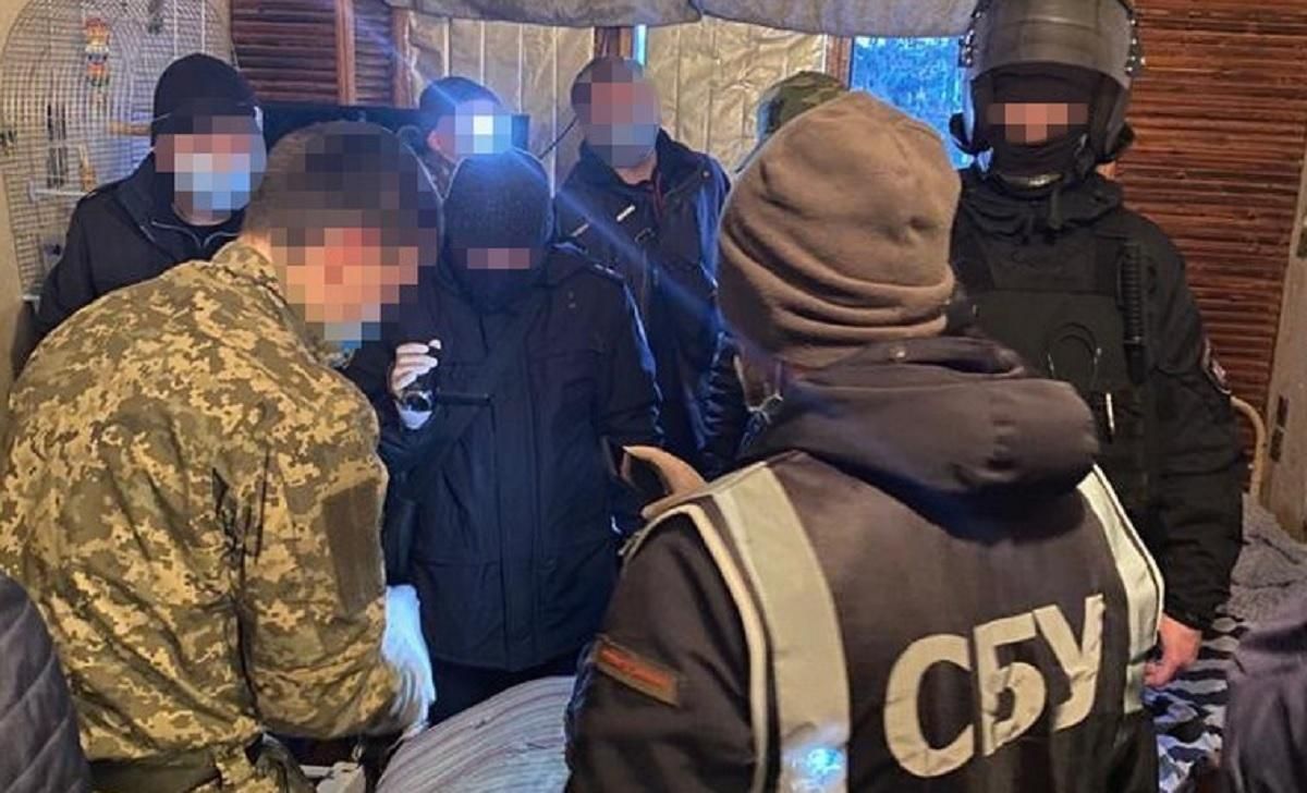 Осужденные воровали для российского криминалитета деньги через почту Осужденные воровали для российского криминалитета деньги через почту