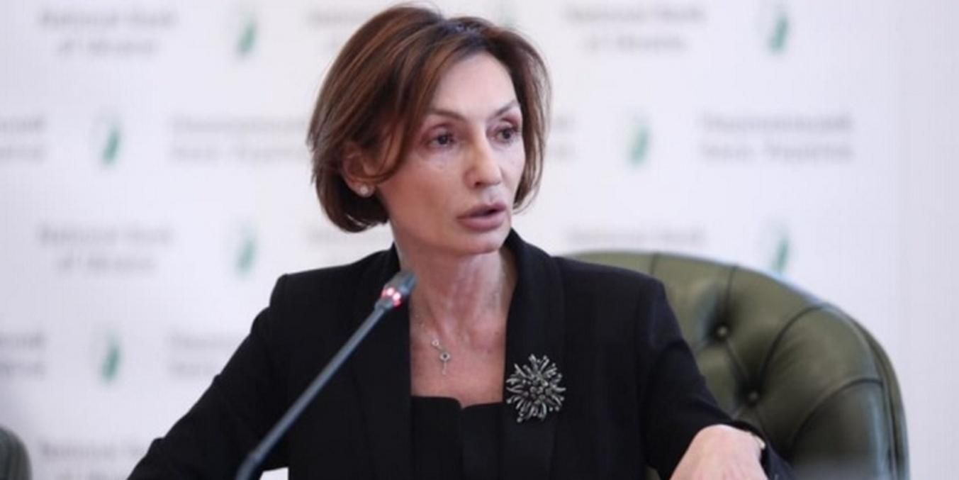 Рожкова носит часы стоимостью в несколько ее годовых зарплат Рожкова носит часы стоимостью в несколько ее годовых зарплат