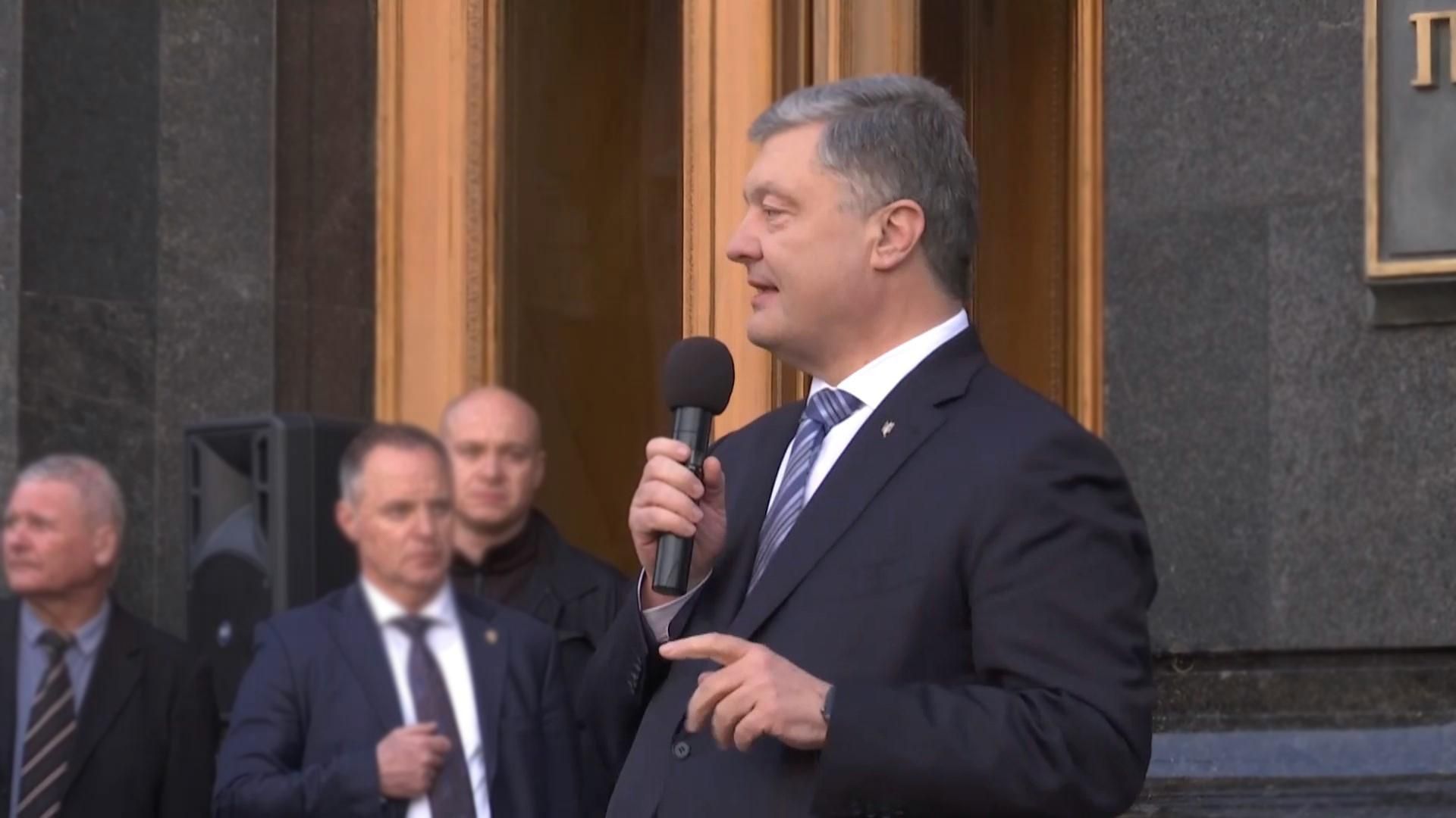 Обещал вернуться через год: что происходит с рейтингом Порошенко Обещал вернуться через год: что происходит с рейтингом Порошенко