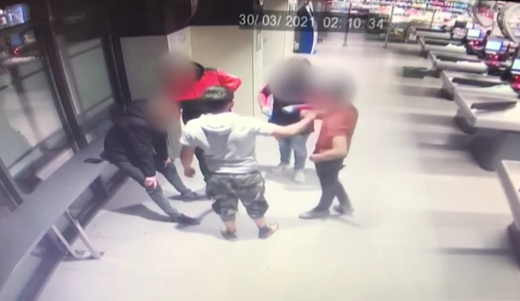 На Закарпатті підлітки побили учасника АТО: відео На Закарпатті підлітки побили учасника АТО: відео