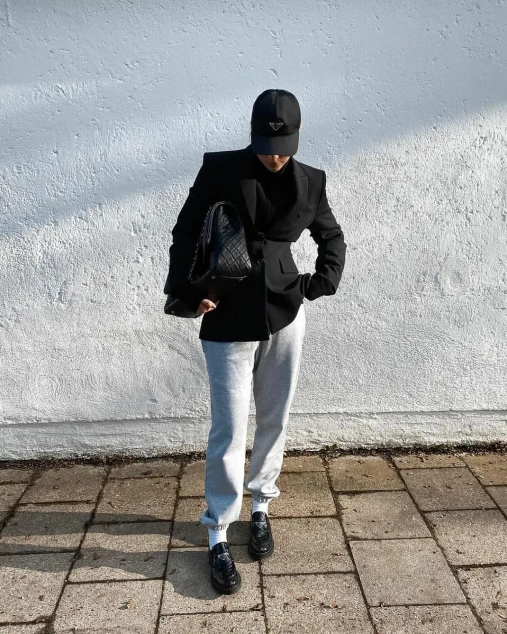 Стильні образи з лоферами і шкарпетками Стильні образи з лоферами і шкарпетками