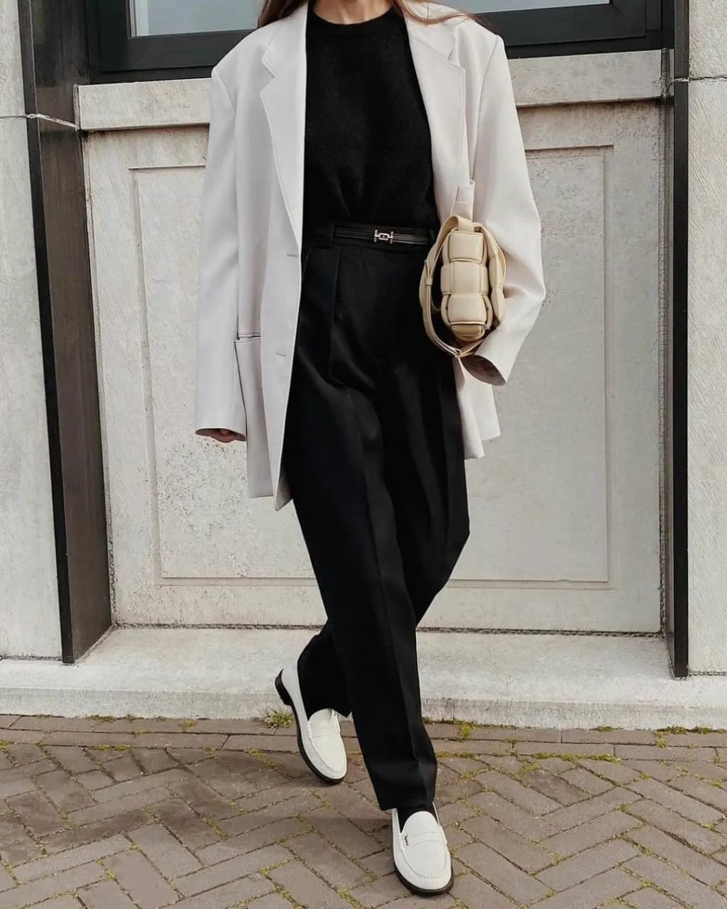 Стильні образи з лоферами і шкарпетками Стильні образи з лоферами і шкарпетками