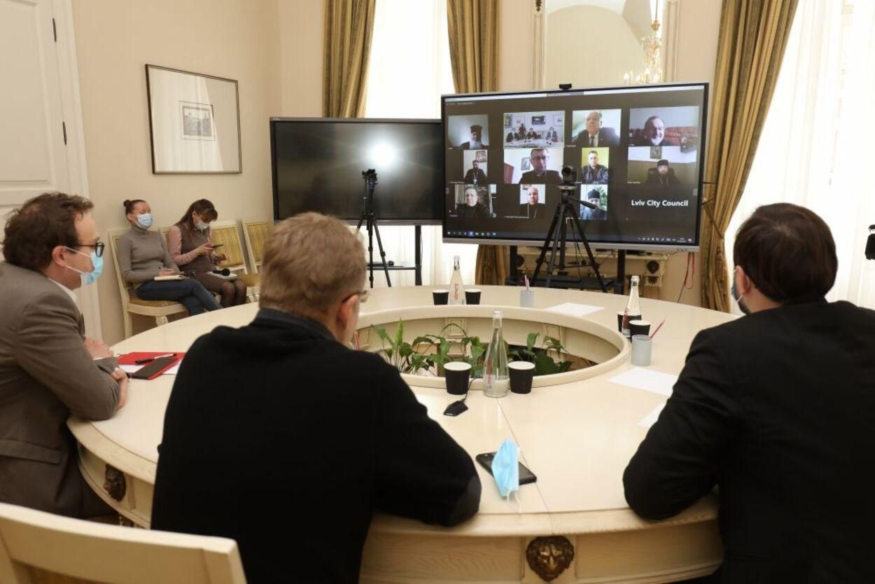 Готуються до Великодня: у львівських храмах посилено слідкуватимуть за дотриманням карантину Готуються до Великодня: у львівських храмах посилено слідкуватимуть за дотриманням карантину