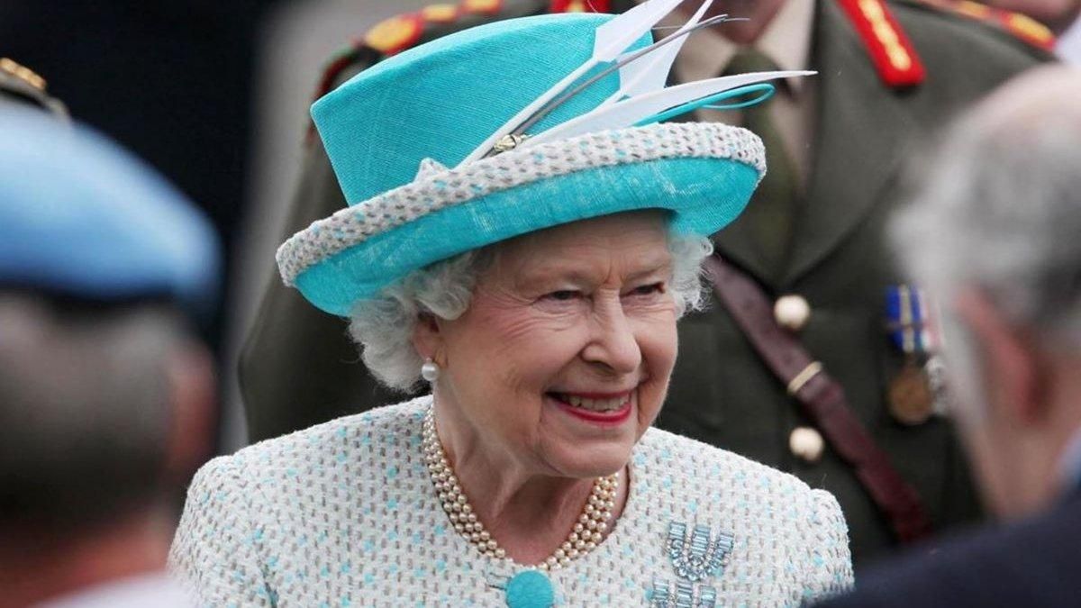 Елизавета II пошутила о преследовании российских истребителей Елизавета II пошутила о преследовании российских истребителей