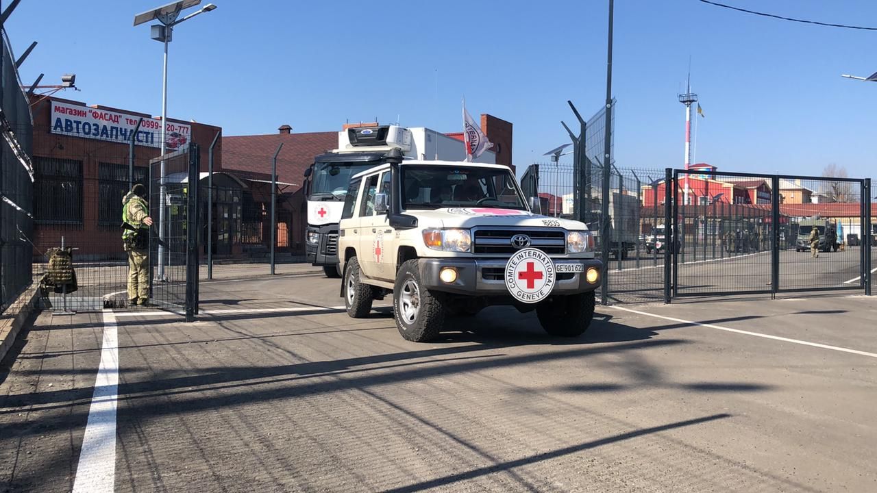 Гуманитарная помощь для Луганска: в ОРДЛО привезли медикаменты Гуманитарная помощь для Луганска: в ОРДЛО привезли медикаменты