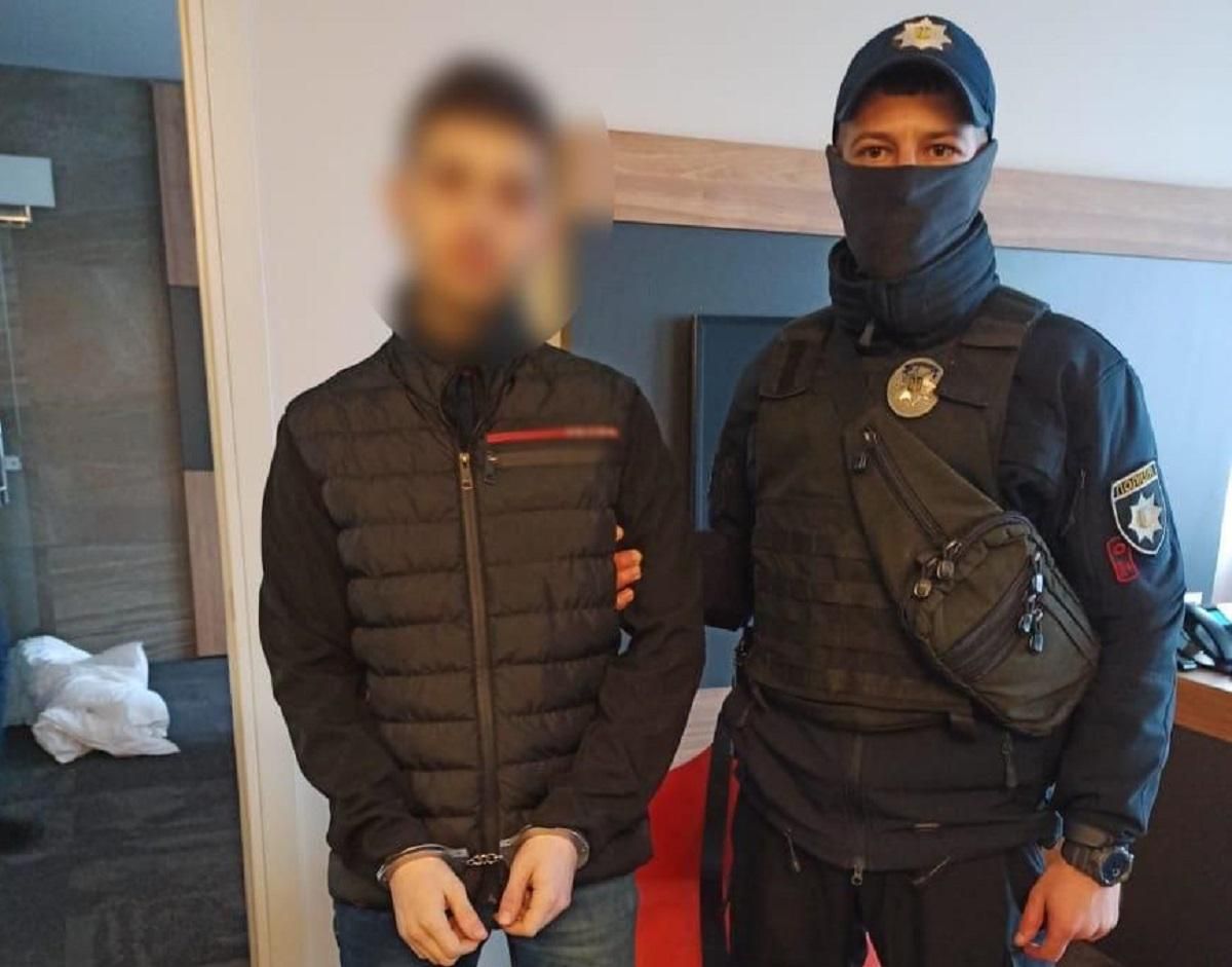 Мужчина несколько раз прострелил ногу другому паломнику в Умани Мужчина несколько раз прострелил ногу другому паломнику в Умани