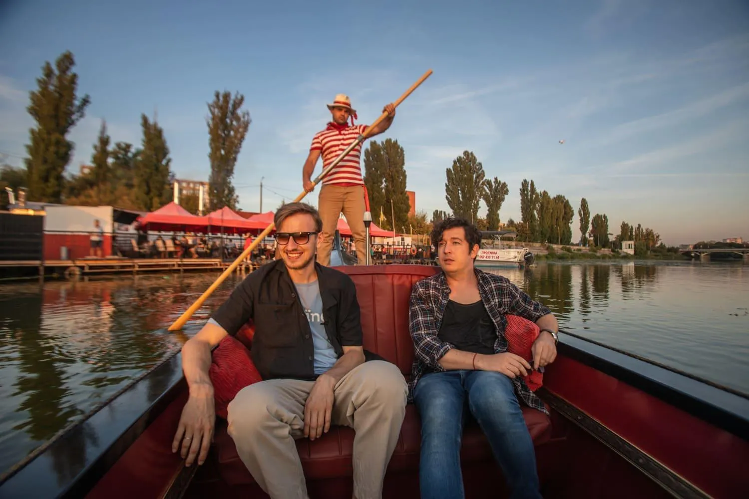 Прогулянка на гондолі у Вінниці Прогулянка на гондолі у Вінниці