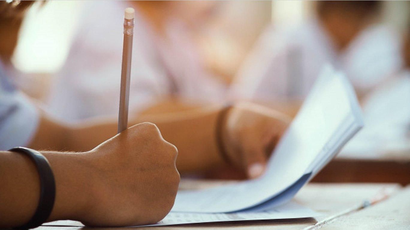 Почти треть учителей не справилась с сертификационным тестом ВНО Почти треть учителей не справилась с сертификационным тестом ВНО