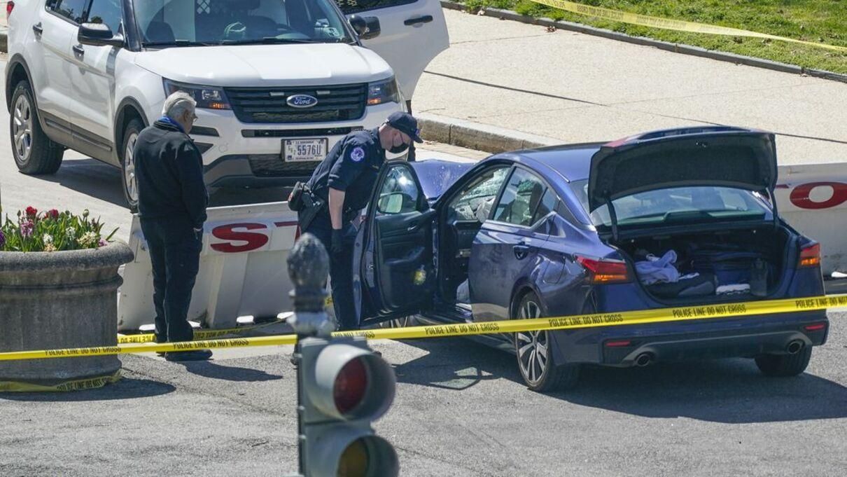Помер водій, який спробував протаранити загорожу біля Капітолію, – ЗМІ Помер водій, який спробував протаранити загорожу біля Капітолію, – ЗМІ