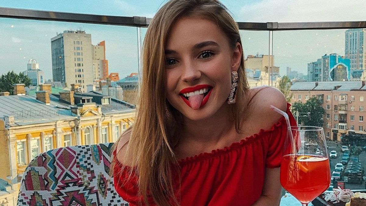 Звезда сериала Школа Лиза Василенко о любви к родине: Лучше сдохнуть в России, чем в Украине Звезда сериала Школа Лиза Василенко о любви к родине: Лучше сдохнуть в России, чем в Украине