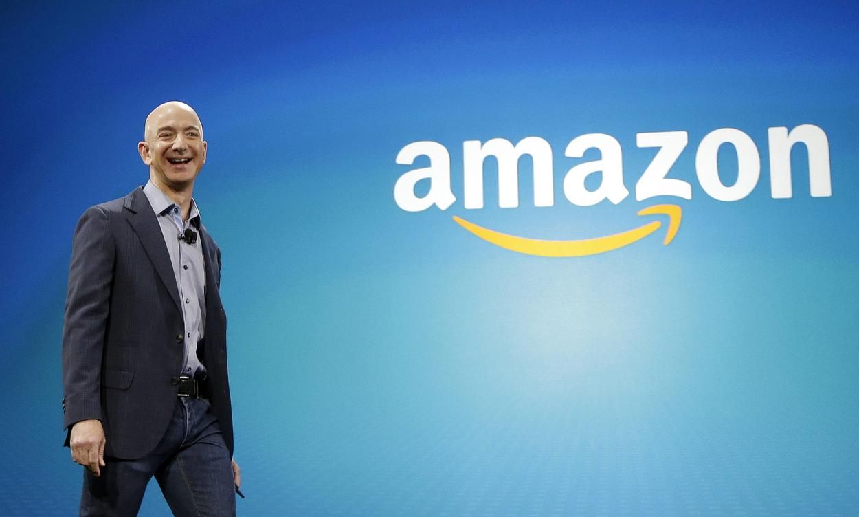 Логотип Amazon: Джефф Безос был в восторге и сказал смешную фразу