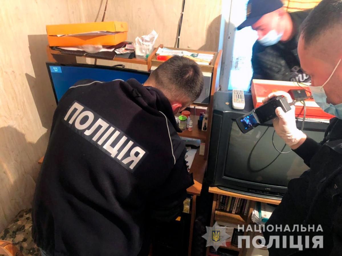 Полиция на Буковине разоблачила двух пенсионеров-педофилов