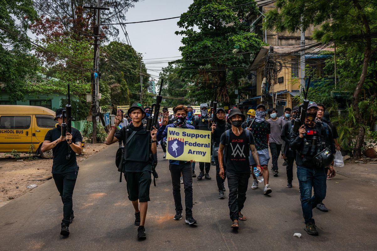 На протестах в Мьянме убили по меньшей мере 550 человек На протестах в Мьянме убили по меньшей мере 550 человек