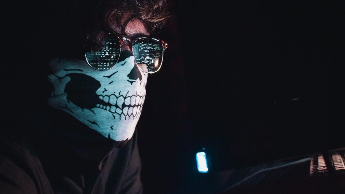 Хакери злили в мережу особисті дані мільйонів користувачів фейсбуку Хакери злили в мережу особисті дані мільйонів користувачів фейсбуку