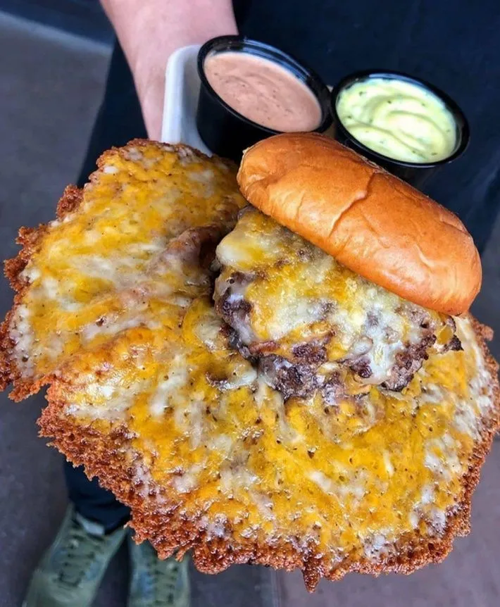 Не видно тарілки Не видно тарілки