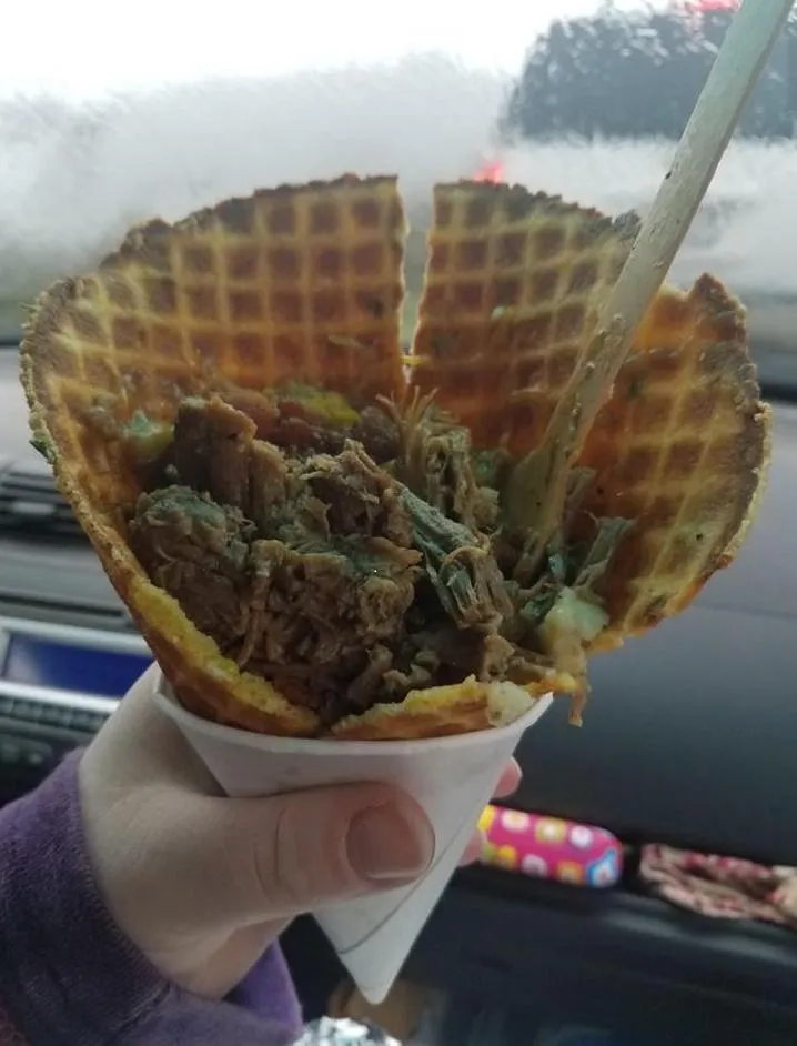 Вафельний ріжок зламався Вафельний ріжок зламався