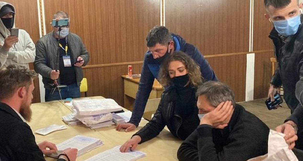 ОПОРА требует расследований возможных фальсификаций в округе 87 ОПОРА требует расследований возможных фальсификаций в округе 87