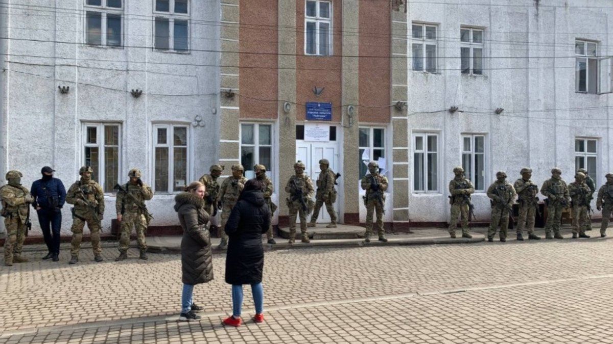 После выборов на Прикарпатье полиция открыла 17 уголовных дел