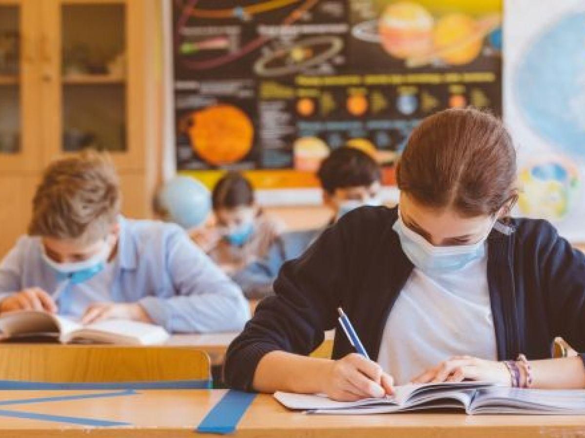 У Києві пропонують завершити навчання для 11 класів до кінця квітня У Києві пропонують завершити навчання для 11 класів до кінця квітня