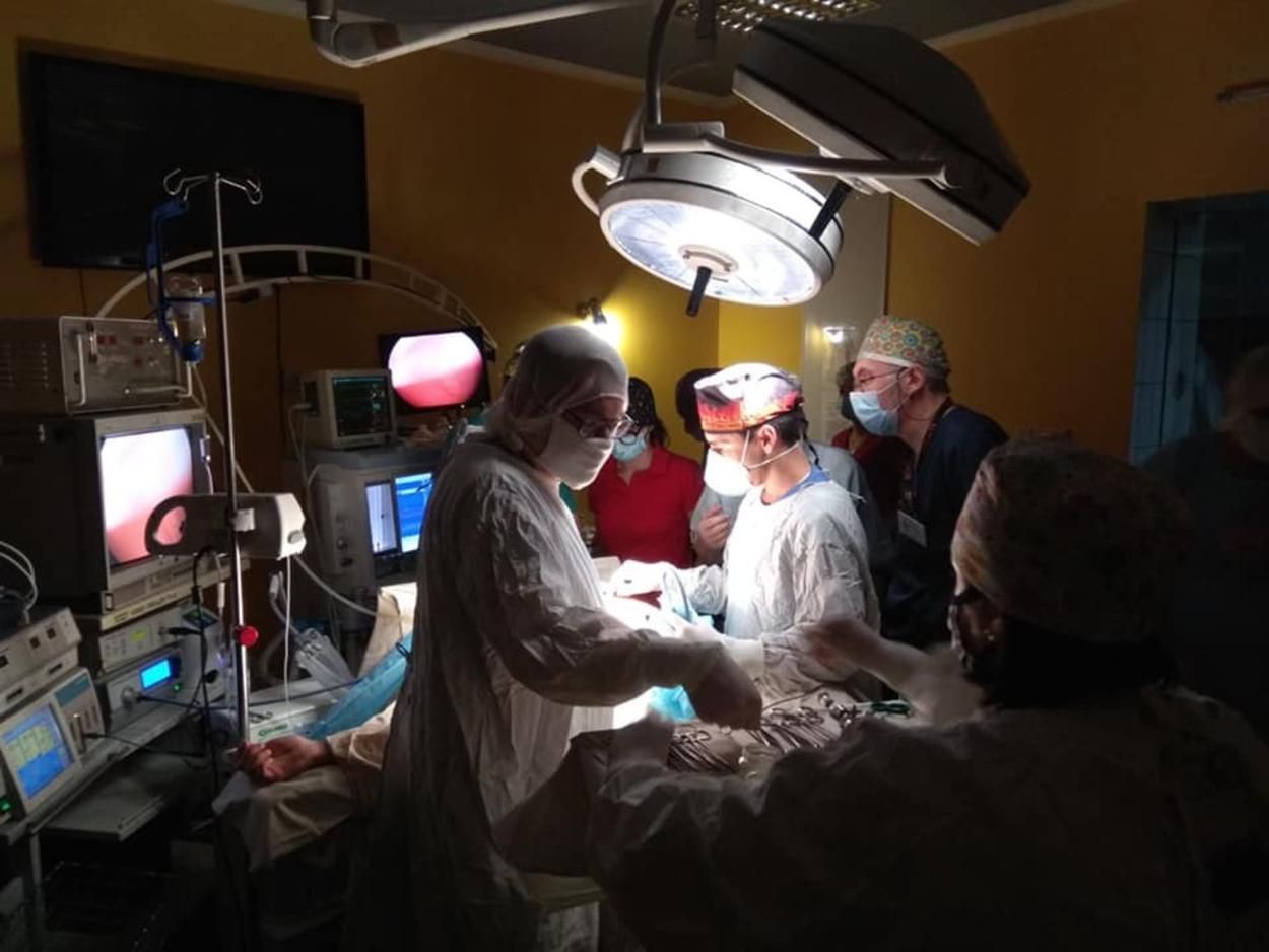 Вистрілив собі цвяхом у груди: львівські лікарі врятували 17-річного хлопця – фото