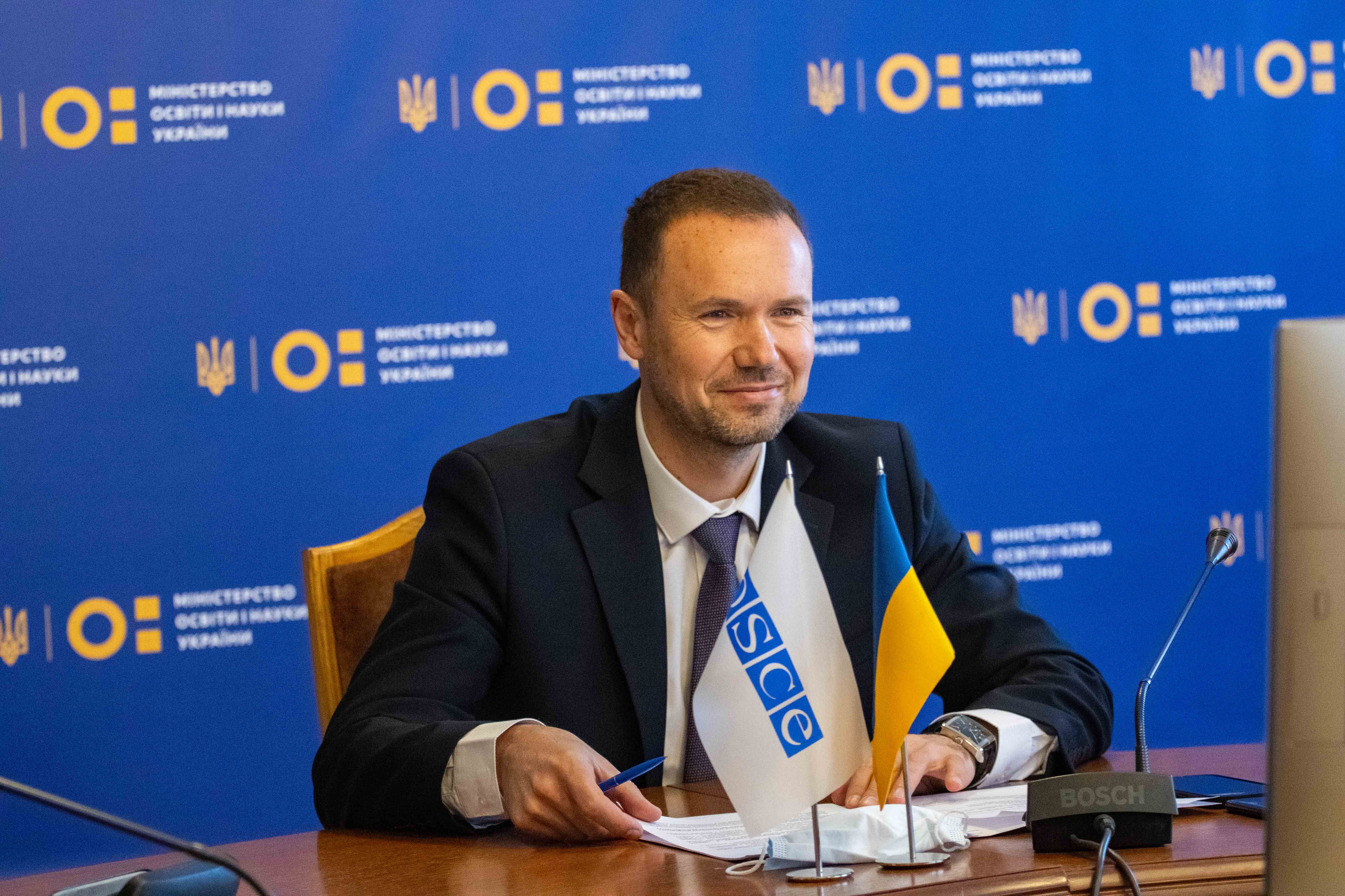 Шкарлет виграв суд щодо плагіату у своїх наукових роботах Шкарлет виграв суд щодо плагіату у своїх наукових роботах