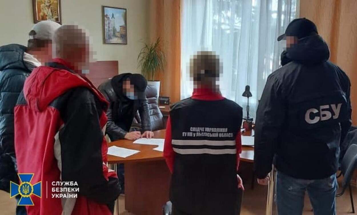 Вкрали 20 мільйонів гривень: СБУ викрила посадовців Укрзалізниці – фото і відео 