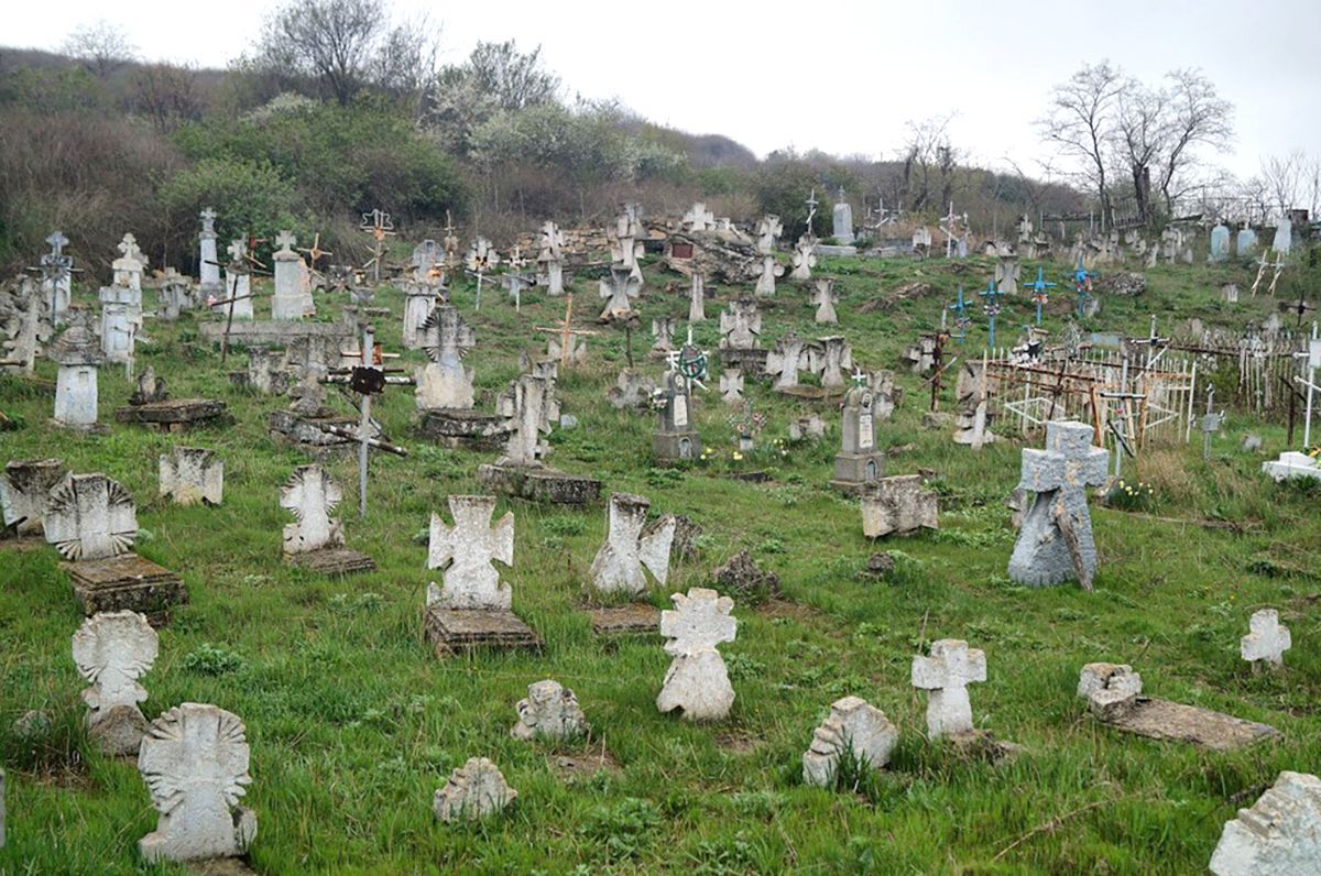 Заброшенное казацкое кладбище под Одессой