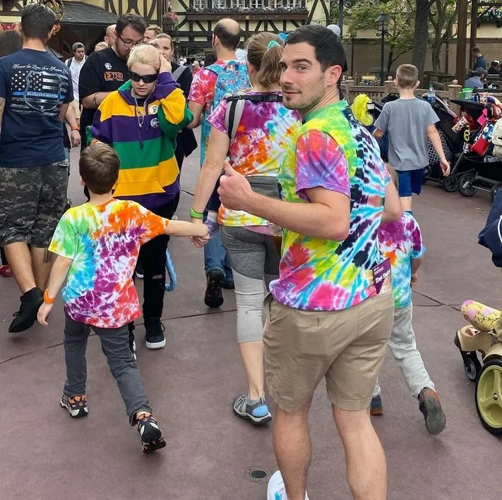 Нова родина у чоловіка Нова родина у чоловіка