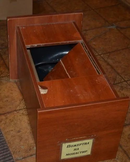 У Дрогобичі 15-річні злодії-рецидивісти обікрали церкву: фото У Дрогобичі 15-річні злодії-рецидивісти обікрали церкву: фото