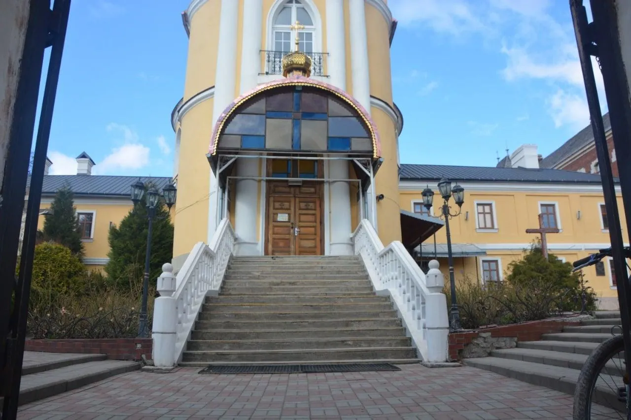 У Дрогобичі 15-річні злодії-рецидивісти обікрали церкву: фото