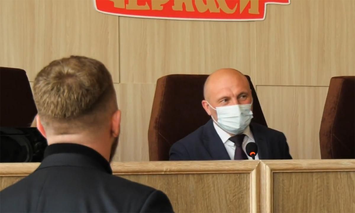 Словесные издевки в Черкасской мэрии между мэром и главой Нацкорпуса