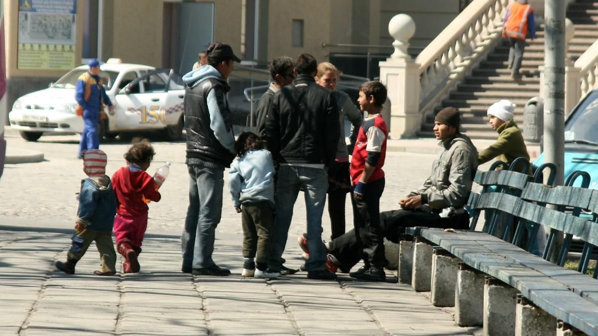 Сожгли поселение ромов: ЕСПЧ обязал Украину выплатить штраф Сожгли поселение ромов: ЕСПЧ обязал Украину выплатить штраф