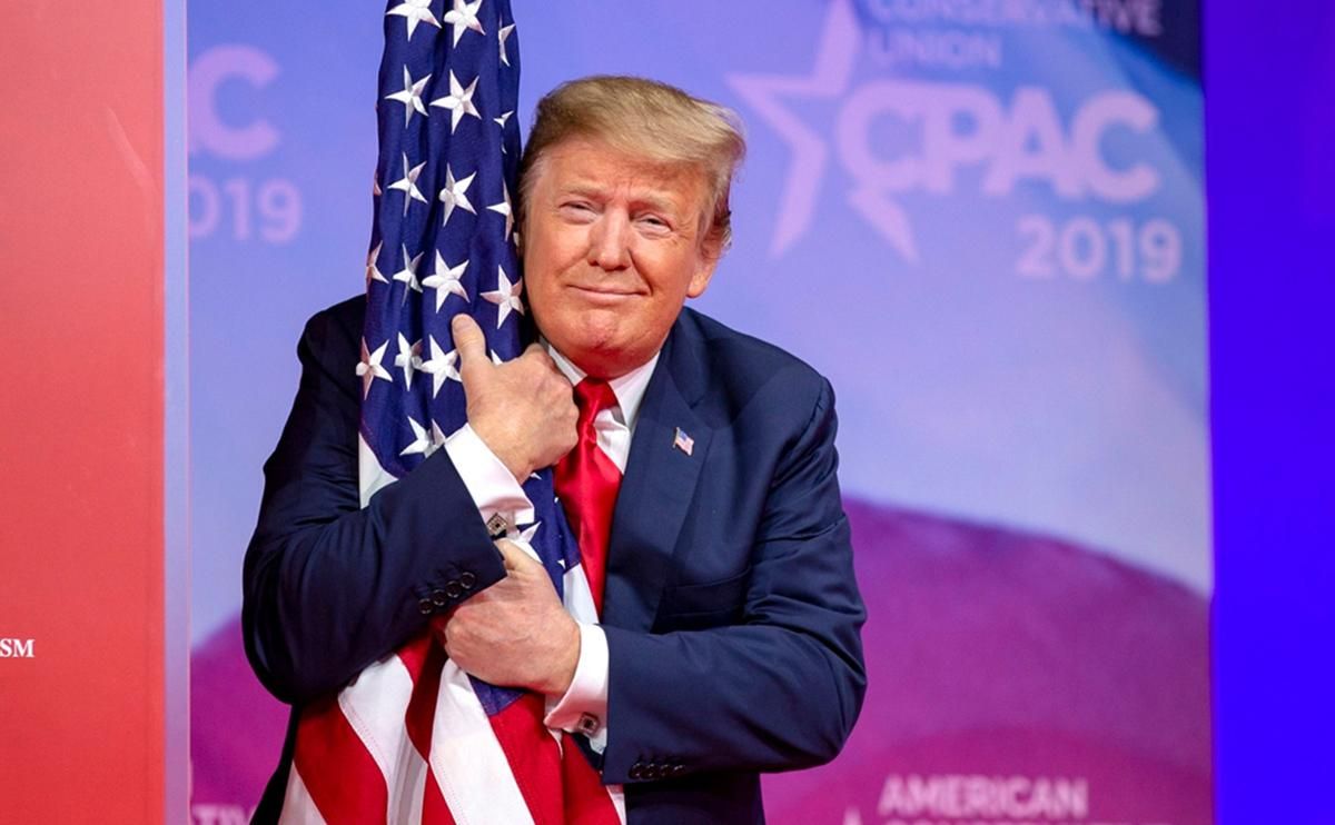 Дональд Трамп потерял позиции в списке миллиардеров Forbes Дональд Трамп потерял позиции в списке миллиардеров Forbes