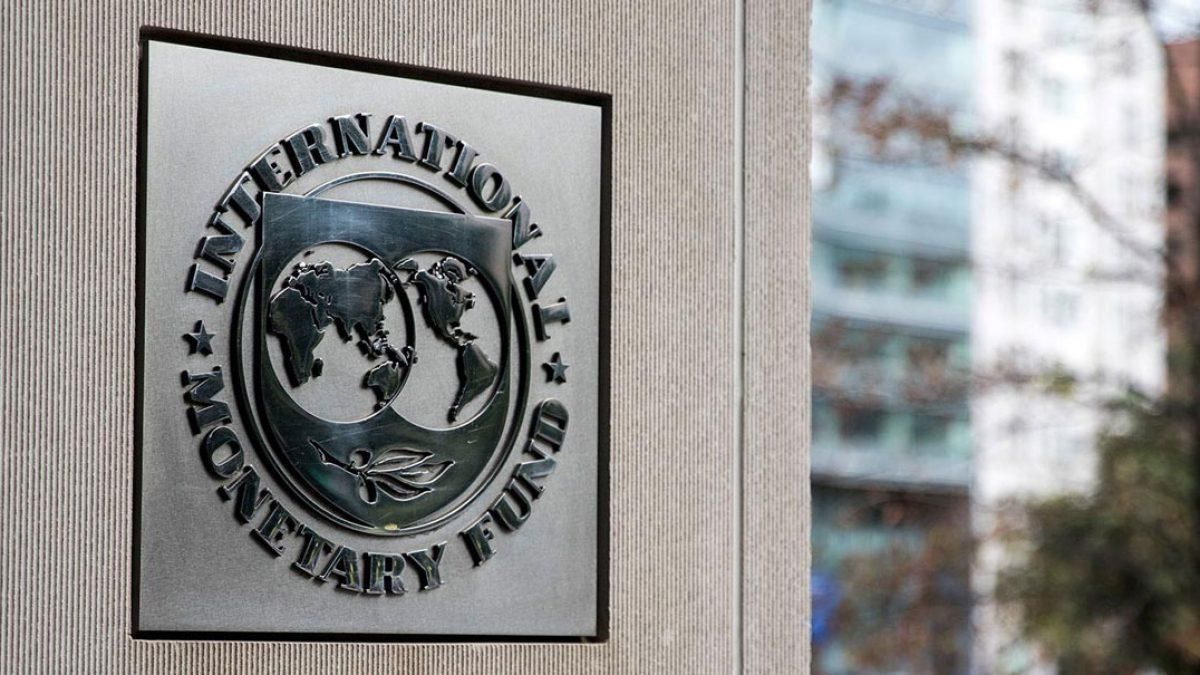 Глава НБУ заявив, що Україна може розраховувати на 2 транші МВФ