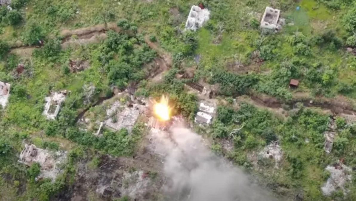 ЗСУ показали знищення поста російських окупантів: відео ЗСУ показали знищення поста російських окупантів: відео