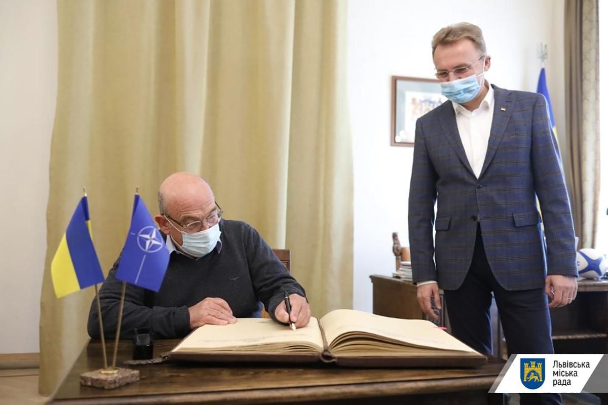 До Львова з робочим візитом приїхав Голова військового комітету НАТО До Львова з робочим візитом приїхав Голова військового комітету НАТО