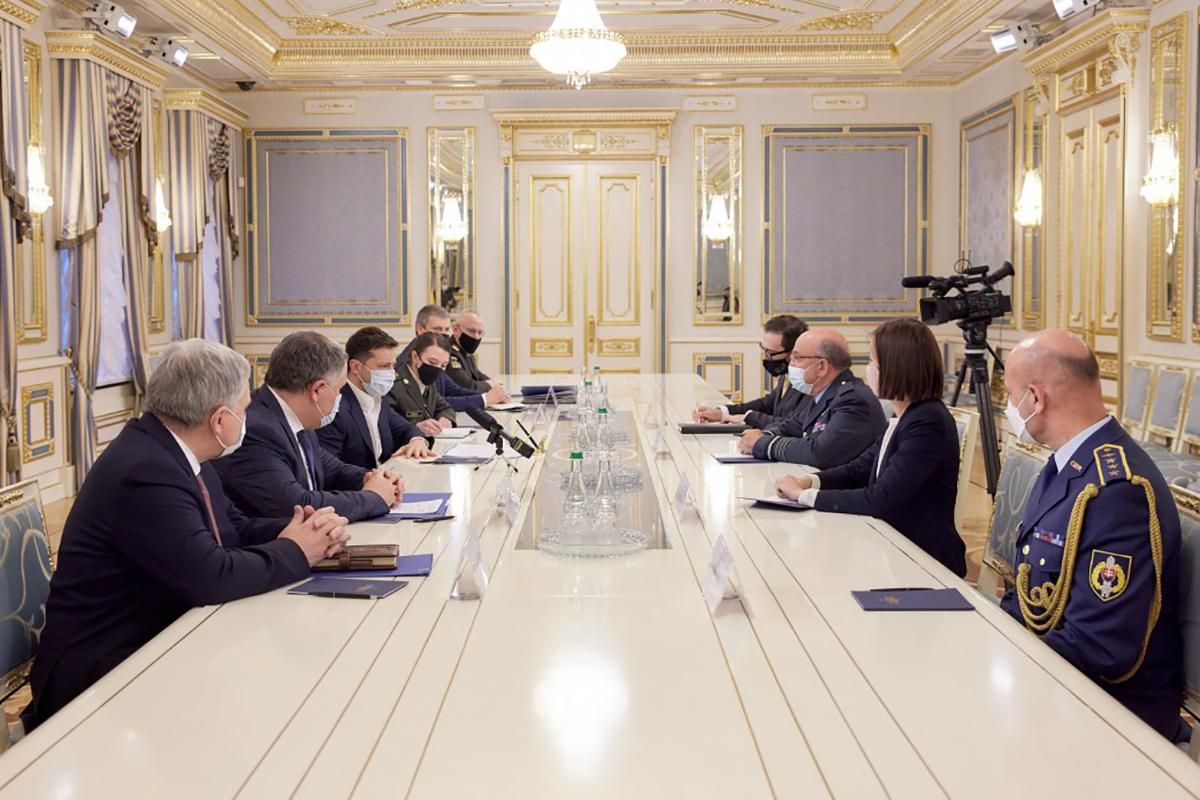 Зеленский встретился с председателем Военного комитета НАТО
